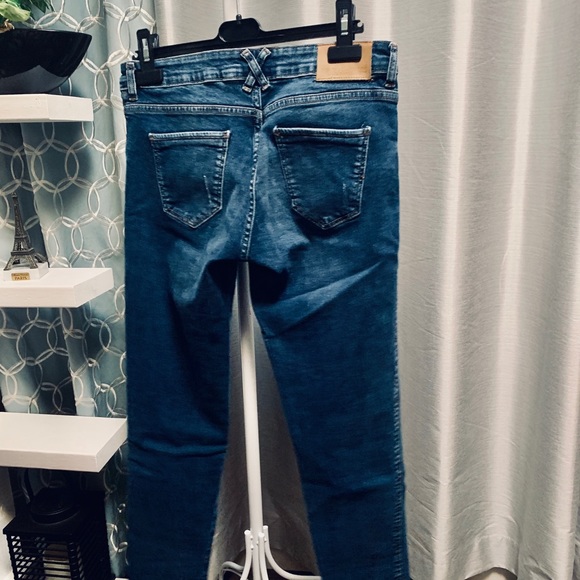 Jean pants. - Picture 4 of 7